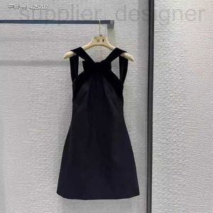 Urban Sexy Dresses Diseñador Nanyou Vestido 2024 Spring New Fashion Velvet Bow Decoración de Back SSQF