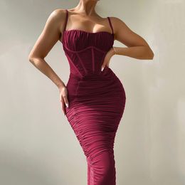 Vestidos sexy urbanos Falda larga plisada con tirantes para mujer sexy europea y americana Otoño Nueva moda Temperamento Vestido ajustado sin espalda Mujer