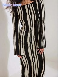 Robes sexy urbaines Mode imprimé léopard femmes Robe mince rayé à manches longues col rond taille haute robes féminines printemps vague Robe de soirée 231011