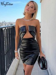 Urban sexy jurken Hugcitar Leather Strapless Solid Hollow Out Sexy bodycon mini prom jurk 2023 Fall Women Elegant Cute Birthday Party Club Outfit Y240420