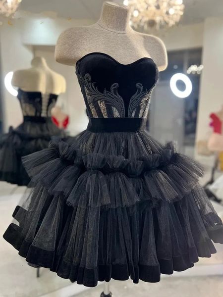 Robes sexy urbaines Petites robes de soirée courtes noires en dentelle exposée Bonong Mini robes de soirée Pom Tulle Tutu jupe gothique tenues de remise des diplômes 231219