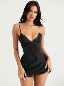 Robes Sexy Urbaines Mozision Noir Sexy Dentelle Spaghetti Strap Mini Robe Pour Femmes Élégant Col En V Sans Manches Moulante Corset Robe Courte Vestidos L230711