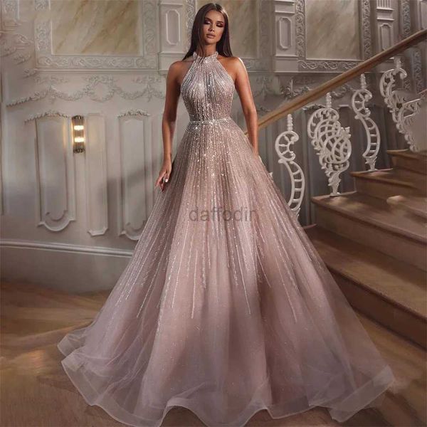 Vestidos sexy urbanos con lentejuelas rosa princesa princesa vestidos de graduación formales de halter de hombro brillo brillo a una línea sin mangas de noche Dubai Bride 240410