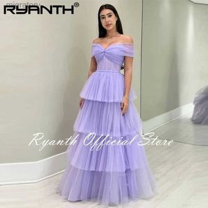 Stedelijke sexy jurken Ryanth Lavendel Tule Lange gala Uit de schouder Gelaagde rok A-lijn Bruiloft Elegante avond yq240329