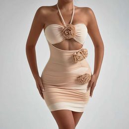 Robes sexy urbaines Spice Girl Fleur tridimensionnelle creuse Tube Top Robe Pli Couture Dos Nu Slim Fit Sac Hanche Jupe Club Party Robes
