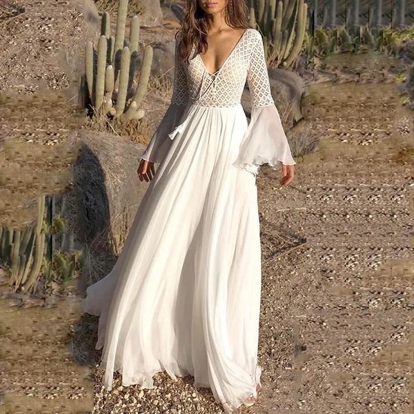 Robes urbaines Sexy femmes manches longues évasées col en V blanc creux Boho dentelle Maxi robe femme vacances Chic été 231011