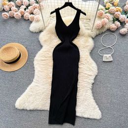 Robes sexy urbaines yuoomuoo femmes robe sexy v-cou en V Slim élastique triple en un morceau de bodycon robe streetwear lady vestidos y240420