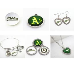 Equipo de béisbol de EE. UU. Oakland Charms Athletic Dangle Charms Deportes DIY Pulsera Collar Colgante Pendiente Joyería Colgante Charms8715194