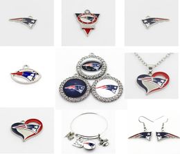 US Football Team New England Charms Slebing Charms Sports Collier de bracelet DIY Bijoux suspendu de suspension Hanging Charms8882297