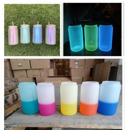 US Local Warehouse Vasos de vidrio de colores iridiscentes de 16 oz con tapa de bambú que brillan en colores oscuros de sublimación enfriador de vasos helados Lata de cerveza de cola que cambia de color frío