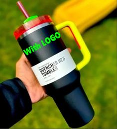 Stock estadounidense neon negro estelares de invierno cosmo rosa con 1: 1 logotipo ascensor h2.0 40oz tazas de acero inoxidable con tazas de mango de silicona y tazas de agua de paja U0415