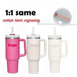 Stock américain Rose Quartz Quencher H2 0 Gobelets de 40 oz avec poignée Tasses de voiture isolées Logo sur les couvercles Même couleur Logo Tasses Couleur Acier inoxydable 127