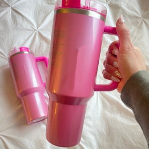US Stock de Quencher H2.0 Cosmo Pink Co-Brand Parade Tumbler 40 oz Iced Cups 304 Swig Wine Mugs Valentijnsdag Geschenkdoel Rode waterflessen