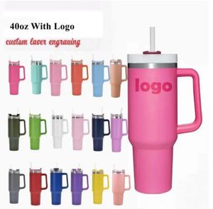 Stock de EE. UU. CON LOGO Tazas de color rosa intenso de 40 oz Vasos de acero inoxidable Tazas Tazas Mango Pajitas Botellas de agua de cerveza de gran capacidad Camping al aire libre Tapas transparentes / esmeriladas GG1128