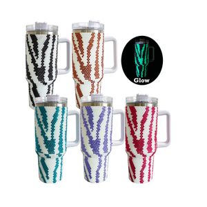 USA magazijn Veelkleurige strass bling bezaaid glow in dark Hot Cold waterfles 40oz zebrastreep beker met handvat deksel en rietje klaar voor verzending 25 pack