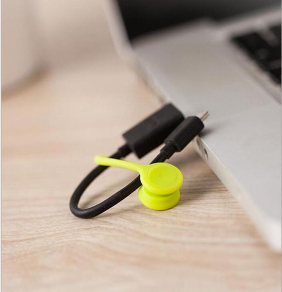 Sangle de support de câble USB Organisateur magnétique Rassemblez des clips Signet porte-clés Gestion multifonction Silicone Écouteur Cordon Enrouleur LX2770615