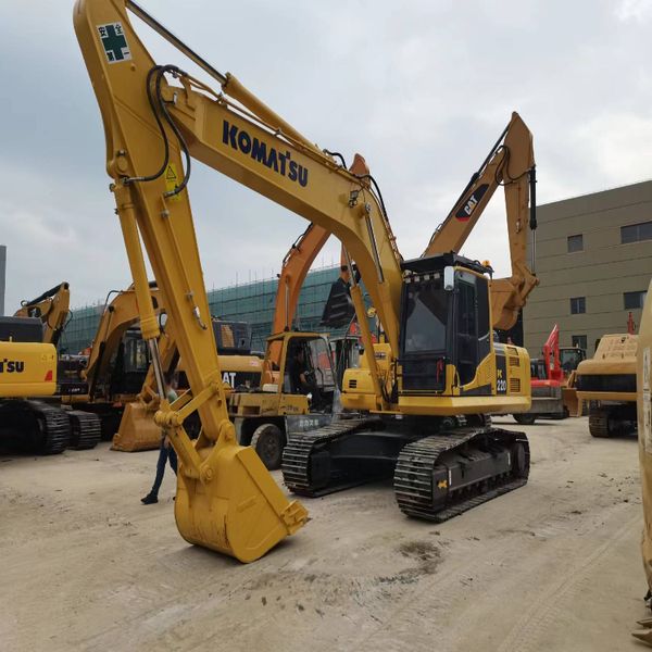 Gebruikte Komatsu PC220 graafmachine voor een lage prijs, beschikbare PC200-7 PC220 PC210 PC240 PC360 graafmachine, wereldwijde directe verzending