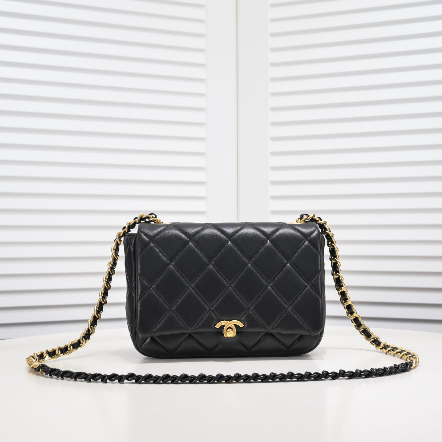 

luxurys women's chain bags shoulder totes purses wallets womens card holder Designers handbags backpack crossbody cc20232252, 22*16*4