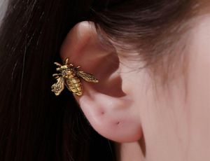 Ushaped Little Bee Oree Cuffs Femmes Single Insect Alloy Ear Oret Ored Clip European Retro Metal Animal No Piercing Clips Moucles d'oreilles F6114013