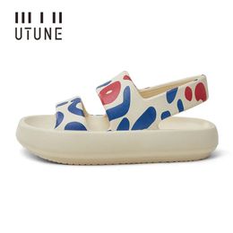 UTUNE Sandales extérieures pour femmes chaussures de plate-forme d'été Imprimée plage des femelles glisseurs de glissements extérieurs EVA 4cm Sole épaisse non glissante 240418