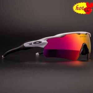 UV400 Cycling Sunglasses Lenses Cycling Eyewear Sports Outdoor Grasses Bike Goggles Polarisé avec Case for Men Women Oo9463 6776