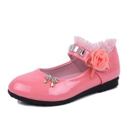 Uwvt Sandals 2021 Nouveaux enfants Elegant Princess Pu Leather Sandals Kids Girls Robe de mariée Party Chaussures pour filles 240419