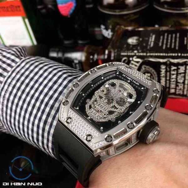 UXURY Watch Date Luxury Mens Mechanics Montres Richa Wristwatch Dihanno et Womens Watch Barrel Type de carbone Fiber Milles Skull Mechanical Hollow Squa