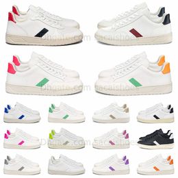 V Casual Shoes Designer V10 V12 Campo Urca Hommes Femmes Baskets Mocassins En Cuir Véritable Tenis Plateforme Classique Scape Lace Up Vintage Toile Appartements Marche Couples Vogue