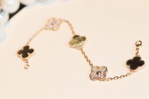 Bracelet en or rose V-Gold pour femme Plaqué 18K Bracelet Designer Cinq Fleurs Bracelet Femme Or Double Face Calcédoine Naturelle avec boîte