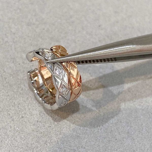 V Charme de qualité de luxe en or Oreille d'oreille avec des bijoux de créateurs de formes de lossification diamant avec une boîte de tampon PS3505b