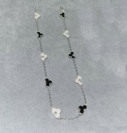 Matériau en or V Bracelet à cinq fleurs de qualité luxueuse avec pierre et diamant scintillant 10 pièces Collier pendentif pour femmes bijoux de fiançailles avec boîte à timbres PS2106