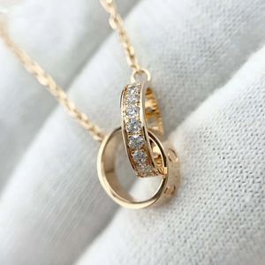 V Gold Materiaal Luxury kwaliteit charme hanger ketting twee ronde vorm met diamant in twee kleuren vergulde hebben velet tas stempel v2
