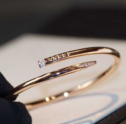 V Gold Materiaal Nail Punk breed / dikke armband met diamant in drie kleuren geplateerd voor vrouwen en man engagment sieraden gift hebben stempel PS4793