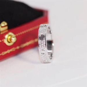 Anillo de banda punk de oro en V con diamante de tamaño medio ancho estrecho para mujeres y amigas part256C