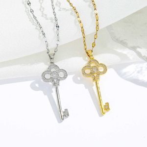 V Gold T Family Heart Crown Key Titanium stalen ketting Hot selling kraag ketting Veelzijdige dames volledige diamanten hanger