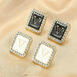 V Lettre Boucles d'oreilles Designer Stud Oreing Bring Vintage Diamond for Women Girls Elegant Jewelry Accessoires de haute qualité Intage