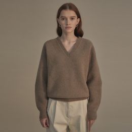Suéter de cachemira con cuello en V para mujer en otoño e invierno, nueva mujer de punto de lana perezosa y lujosa