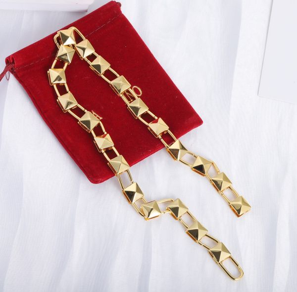 Collier V pour femmes 18 km plaqués rivets de luxe Colliers de la chaîne de collier de la chaîne de collier