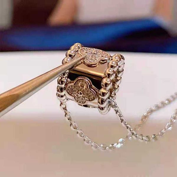 Collier en V Kaléidoscope Collier plaqué or véritable 18 carats Guangzhou micro incrusté artisanat bijoux féminins diffusion en direct collier de perles de transfert de bijoux