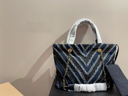 Sac fourre-tout en V-Patdern Denim Fomes Shopping Shopping Sacs à bandoulière Canvas Chain Crossbody Messenger Sacs