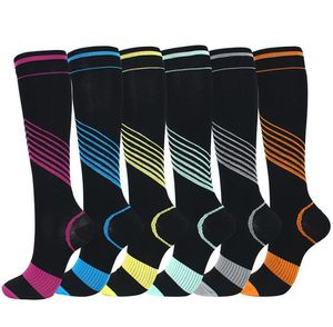 Chaussettes de Compression à rayures en V pour hommes et femmes, chaussettes de sport en coton, adaptées à l'athlétisme, à la course à pied, aux infirmières, aux bas de récupération en vol et en voyage