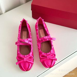 Valentine Ballerinas Designer chaussures talons satin avec des goujons de ton sur tone