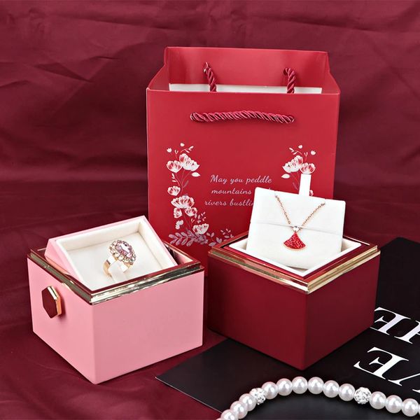 Valentin Eternal Rose Jewelry Box Box Rotation Mariage Pendant Collier Rangement Collier pour femmes Boîte-cadeau Girlfriend 231227
