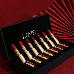 Valentijnsdag Geschenkdoos 7 stcs Rose gebeeldhouwde lippenstift Mat Velvet Matte Moisturizing Lipstick Set