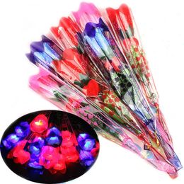 Valentijnsdag feestartikelen LED kleurrijke doek rozenbloem lichtgevende toverstok stick decoratie boeket kerstdecor dh5555