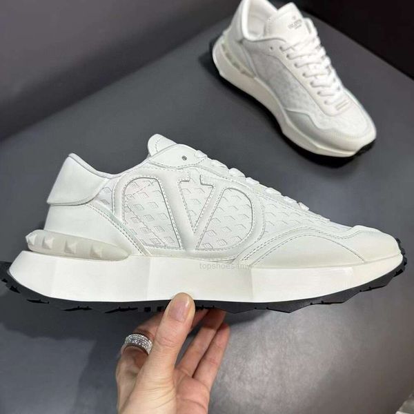 Valenttino épais hommes 2024 V cuir mode chaussures de mode automne sport coureur véritable Sneaker respirant Vlogo européen Sneaker EN8U