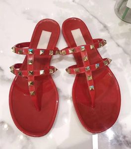 Vallu 2020 été nouvelles tongs chaussures pour femmes tongs all-match fond plat rivet tongs sandales chaussures de plage
