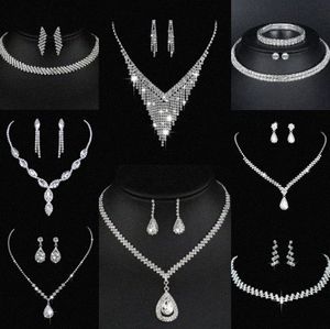 Boucles de bijoux de diamant de laboratoire précieuses en argent sterling