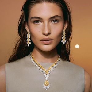 Waardevolle Lab Topaz diamanten sieraden set 14K wit goud partij bruiloft oorbellen ketting voor vrouwen bruids jubileum sieraden cadeau