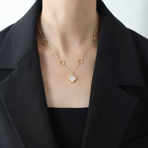 Van 2024 Nouveau collier de trèfle multi-fleurs mode femme et bijoux élégance